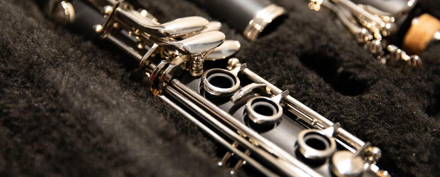 Close up picture of a clarinet in a case